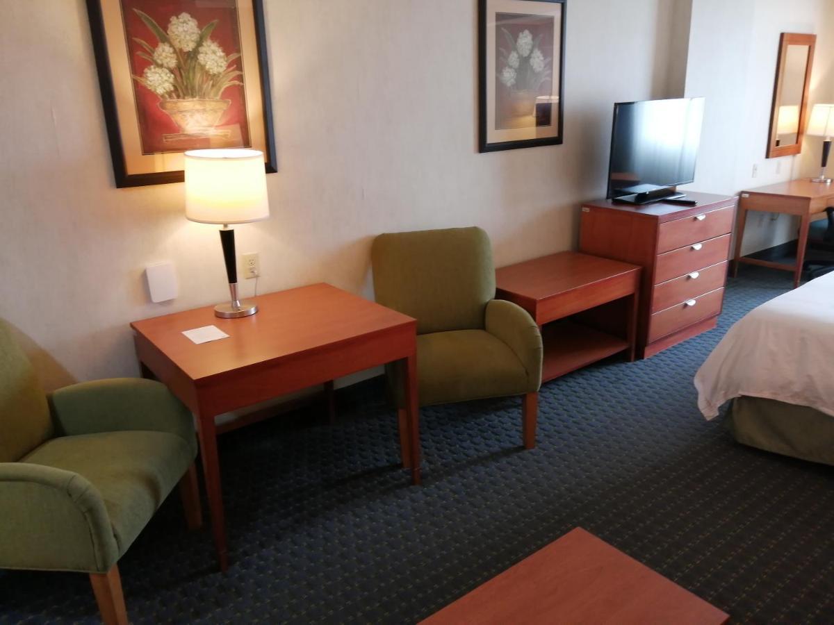 Hotel Express & Zona Aeropuerto By Ihg