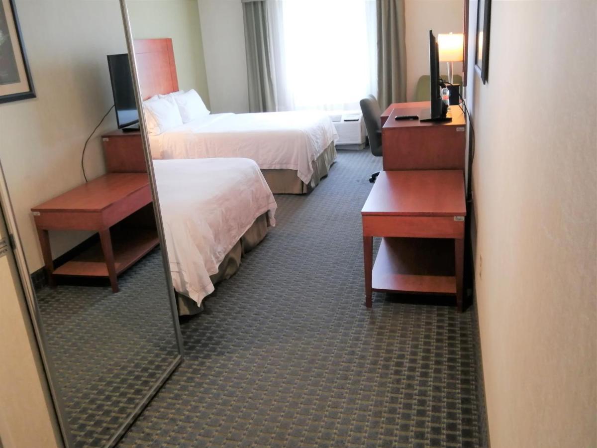 Hotel Express & Zona Aeropuerto By Ihg 4*
